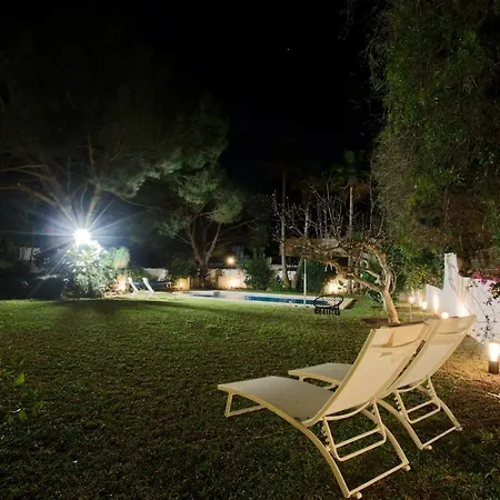 Beachside With Private Pool In Вилла *