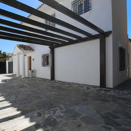 Вилла Beachside With Private Pool In *