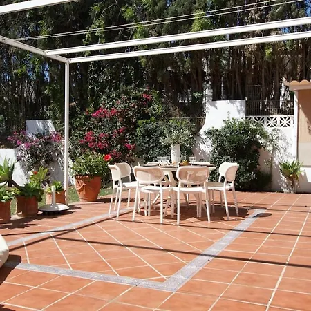 Вилла Beachside With Private Pool In Марбелья
